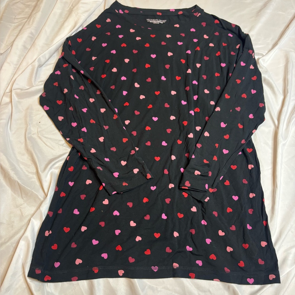 Victoria's Secret Black Heart-Print Long Sleeve Tee sleepwear medium cozy